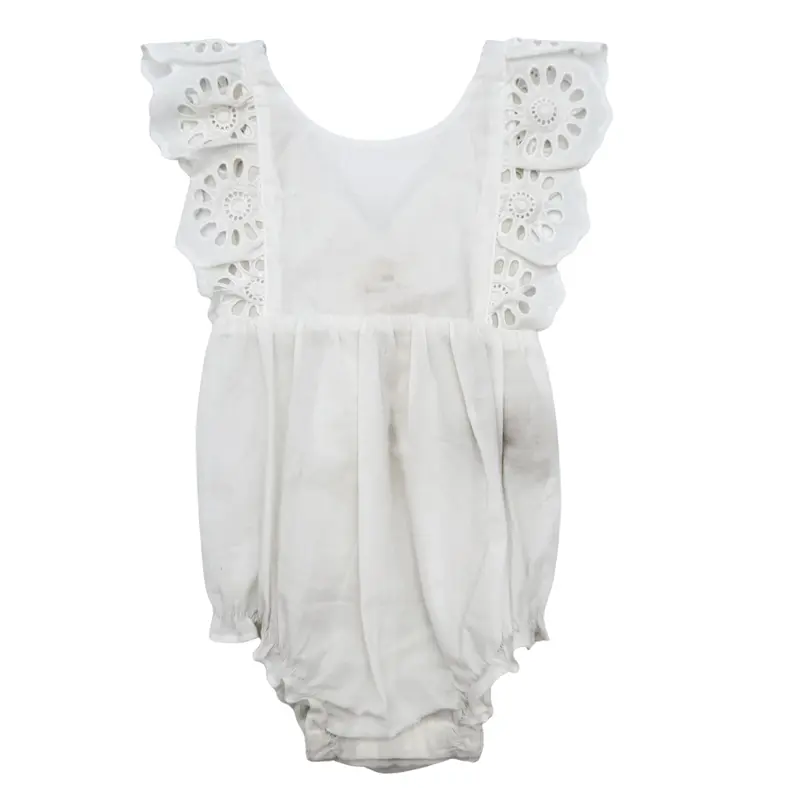 Barboteuse blanche broderie anglaise — 6 mois