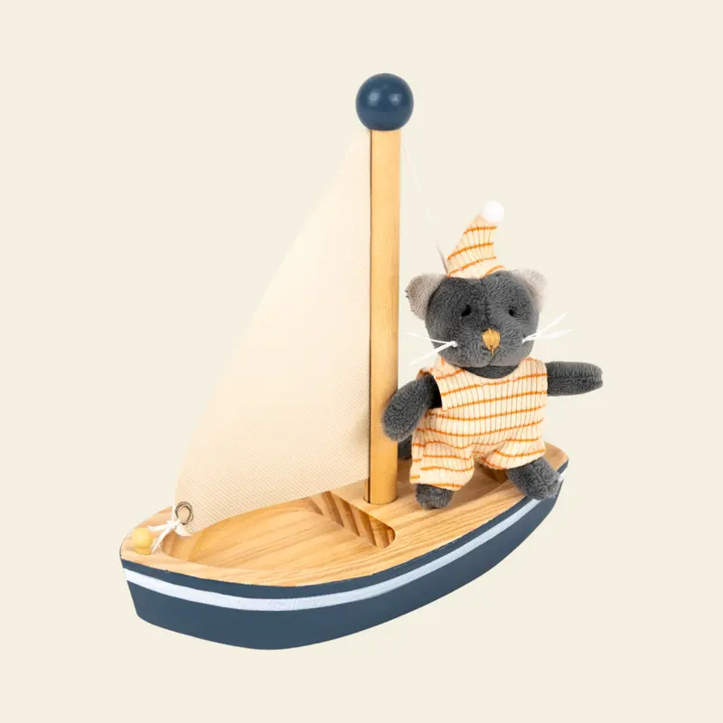 Bateau en bois et chat Malo