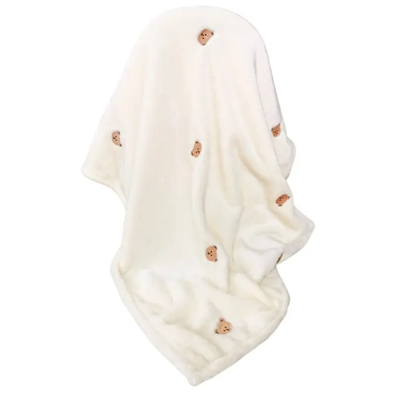 Couverture Polaire Bébé à Motifs Brodés – 125 x 90 cm