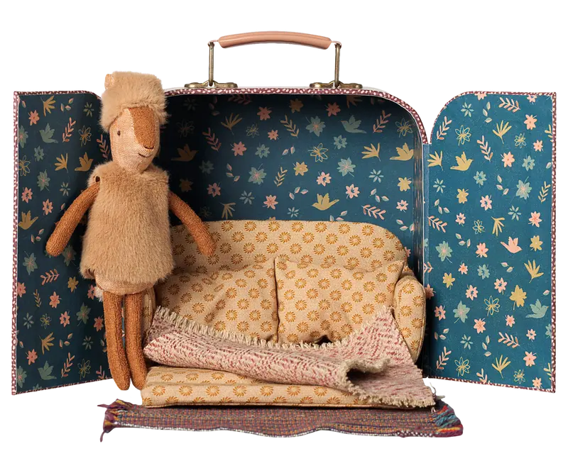 Faon dans sa valise - Petite sœur