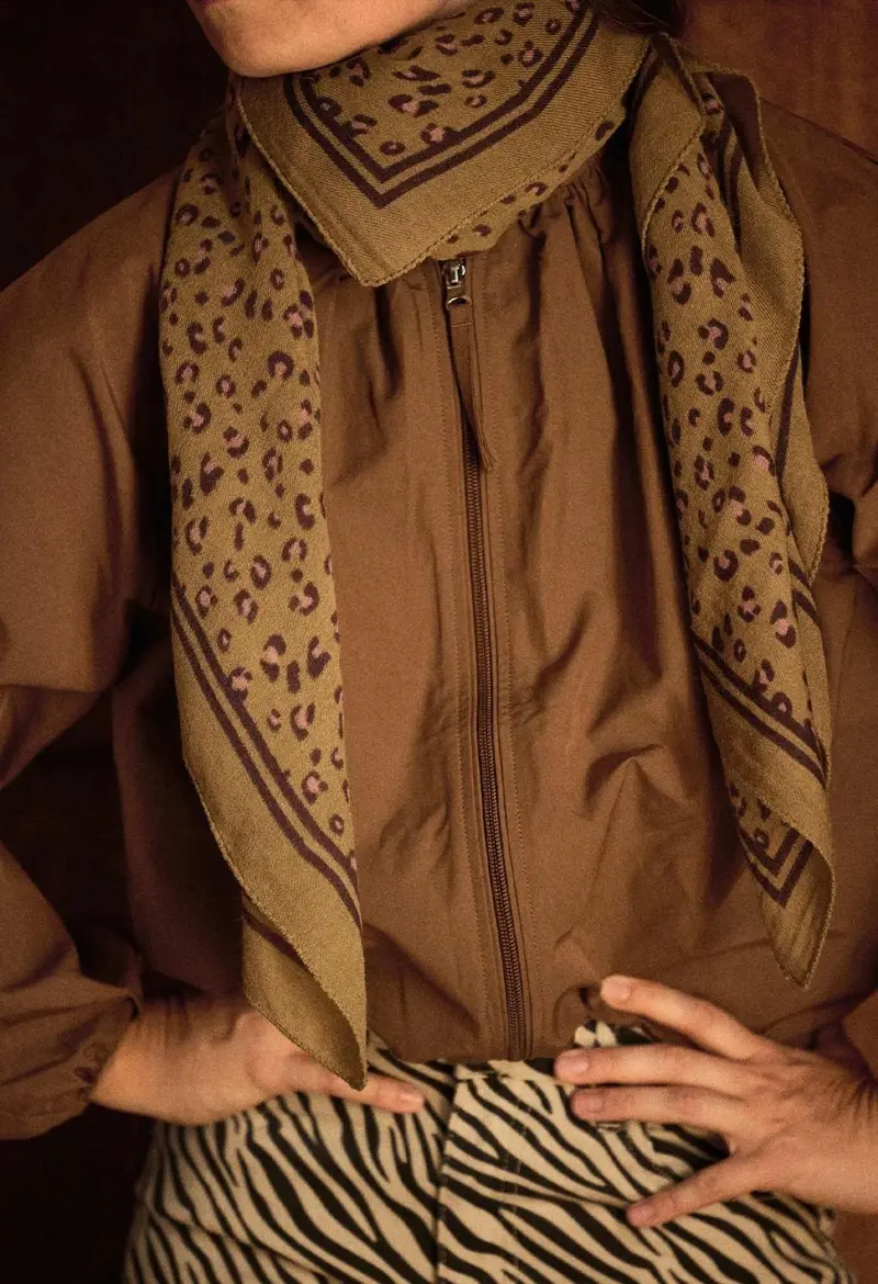 Foulard en Laine Léopard Ambre - Gabrielle Paris