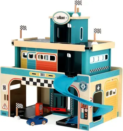 Garage en bois vintage avec ascenseur