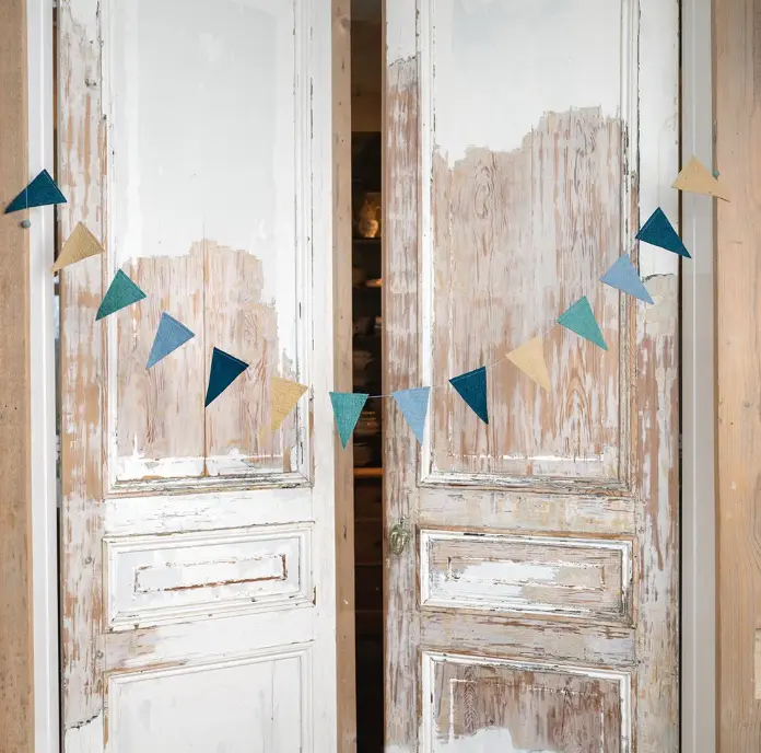 Guirlande de décoration en feutrine de laine Sable et Aqueblue