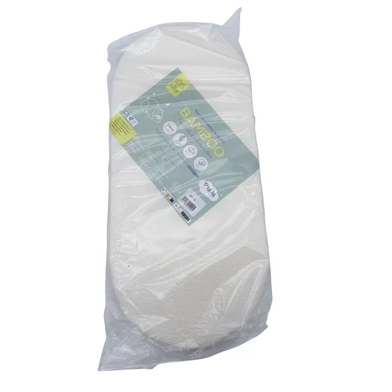 Matelas de couffin blanc — 72 x 39 cm