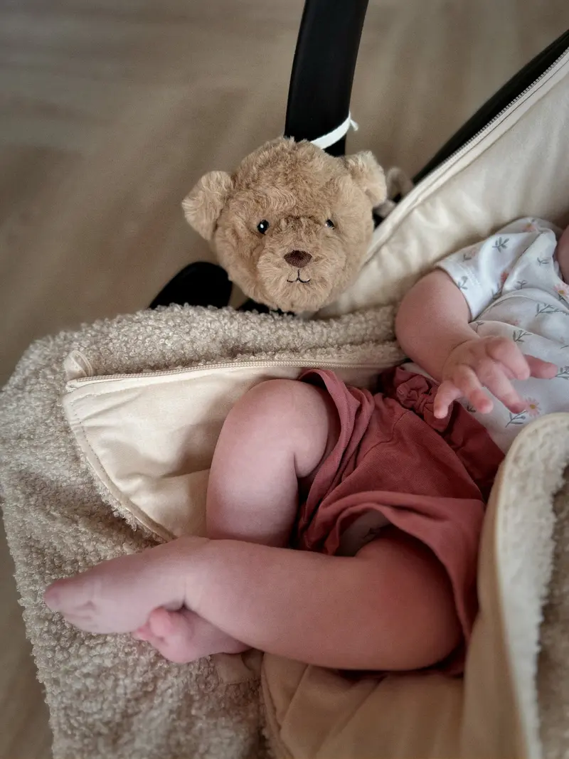 Peluche Bruit Blanc Lou, l'Ours - On the Go