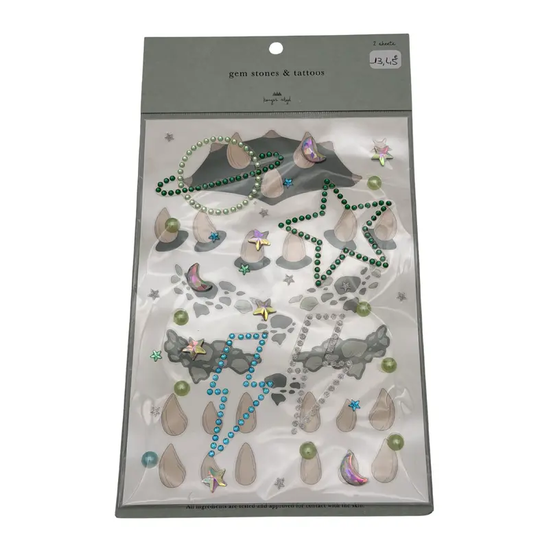 Planche de tatouages éphémères et bijoux