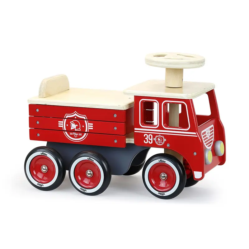 Porteur camion de pompier en bois