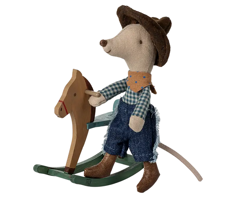 Souris petit frère Cow-boy sur son cheval à bascule
