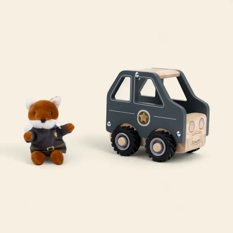 Voiture de police en bois