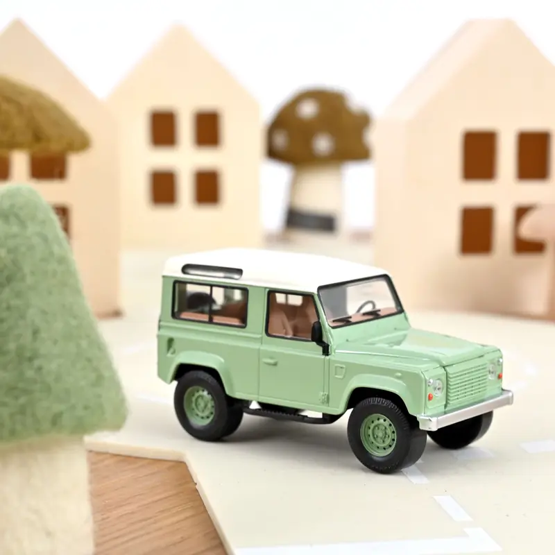 Voiture Defender vert Grasmere 1/43